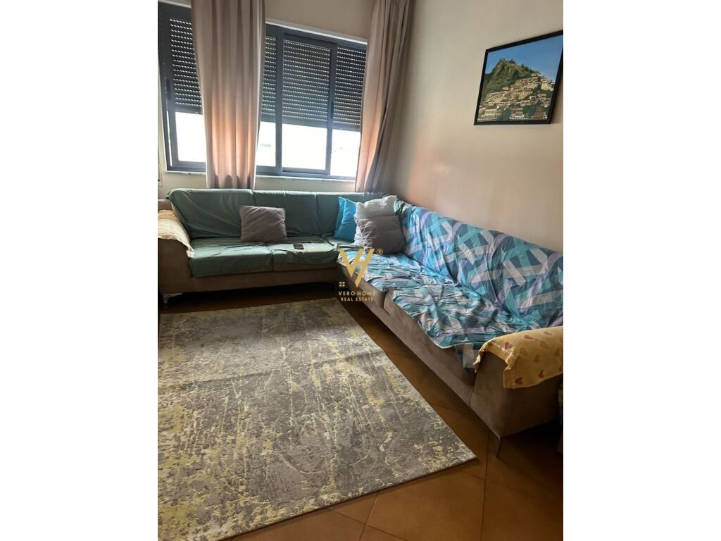 Shitet Apartament 2+1+ballkon te Komuna e Parisit 84 m2