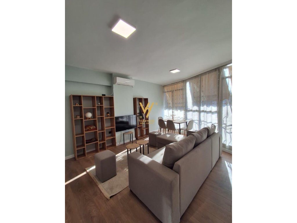 JEPET APARTAMENT 1+1+BLK ME QERA TE SELVIA 65.000 LEKE 2