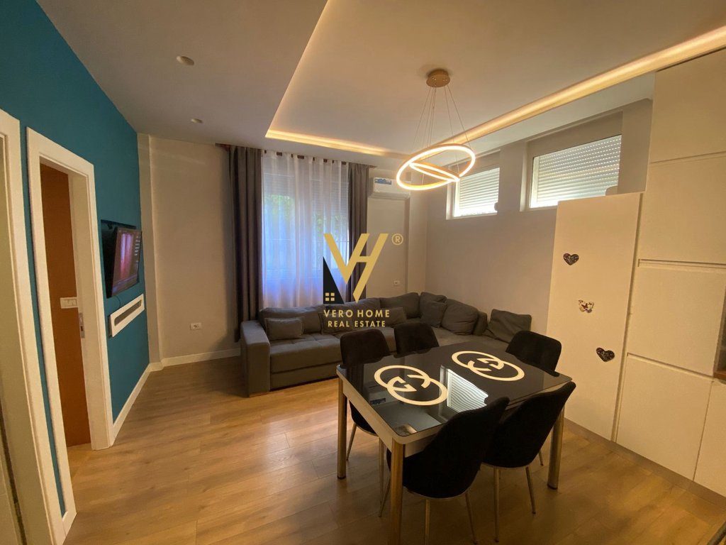 JEPET APARTAMENT 1+1+VERANDE ME QIRA TE KOPSHTI BOTANIK 550 EURO 2