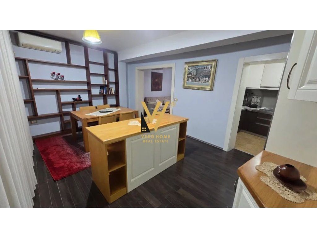 JEPET APARTAMENT 3+1+2 ME QERA NE QENDER 900 EURO 2