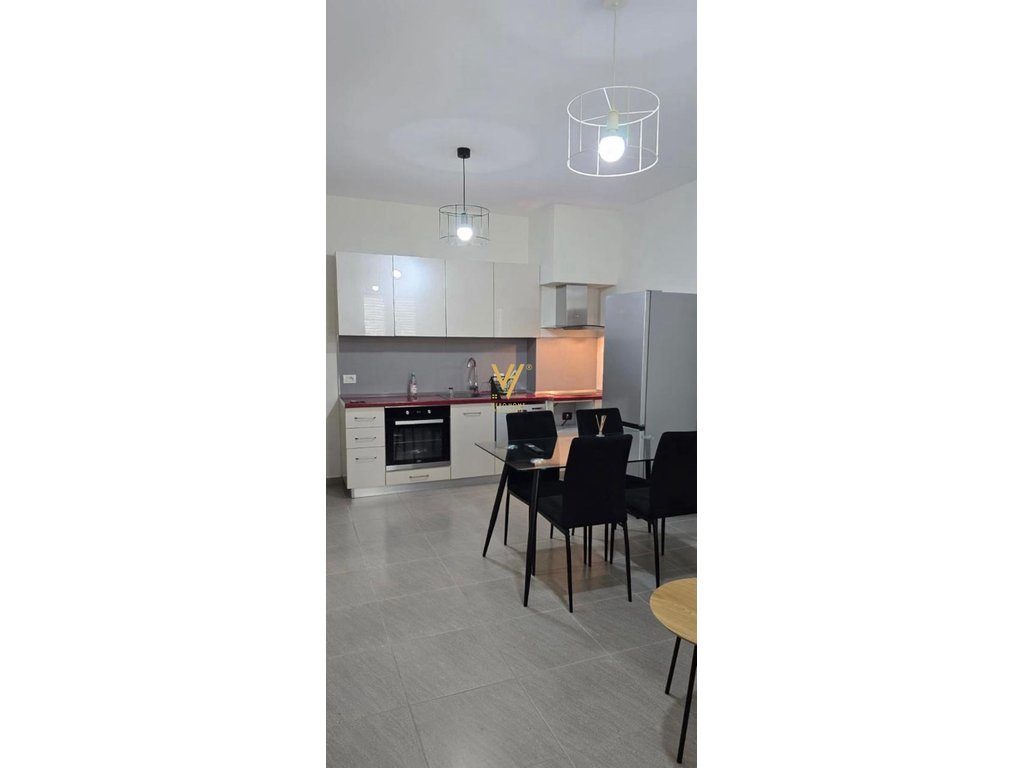 JEPET APARTAMENT 1+1 ME QIRA TE KOMUNA E PARISIT 55.000 LEKE 2