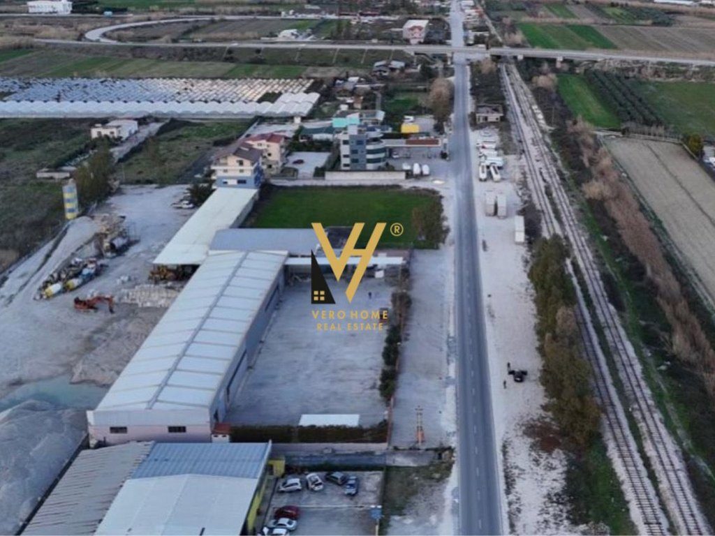 SHITET AMBIENT INDUSTRIAL 7.190 M2 NË LEVAN FIER 800.000 EURO