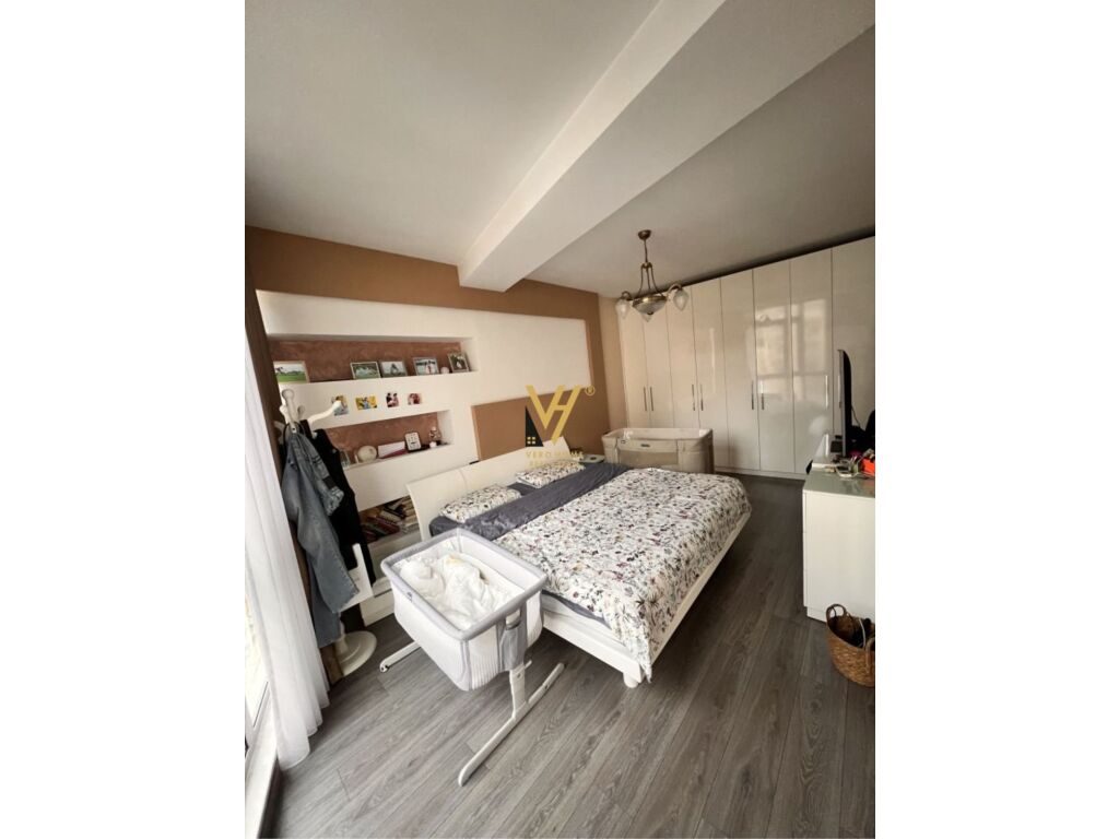 Shitet Apartament 3+1+2+post parkimi te Kompleksi Kika 2 , Komuna e Parisit 156 m2 3