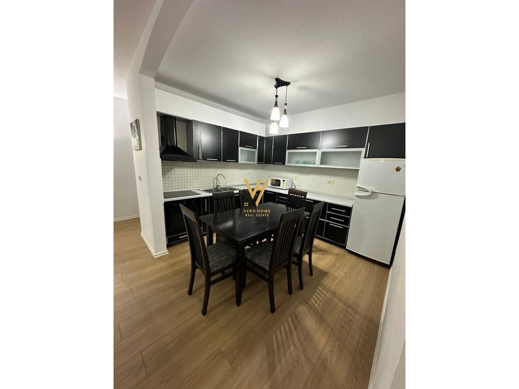 JEPET APARTAMENT 2+1 ME QIRA TE STADIUMI DINAMO 850 EURO 2