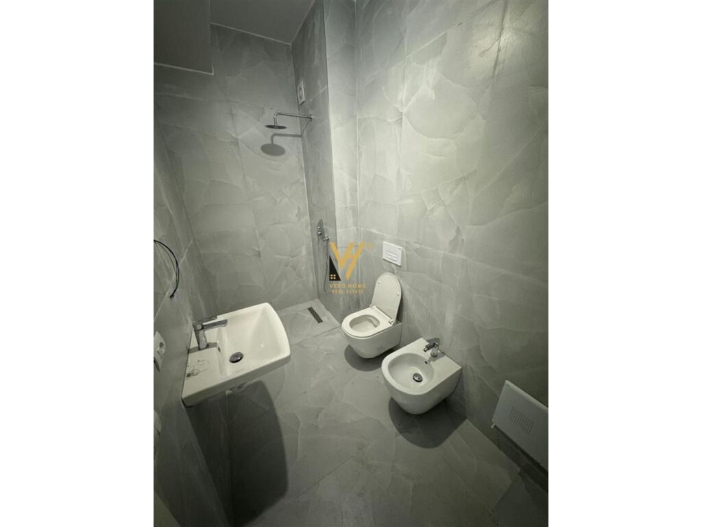Jepet Zyre me qera te Kompleksi Mangalemi , Ali Demi 66 m2
