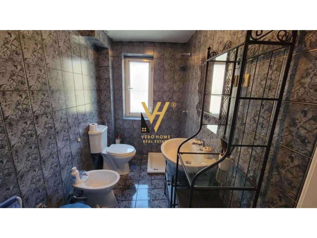 Shitet Apartament 1+1+ballkon te Komuna e Parisit 62 m2