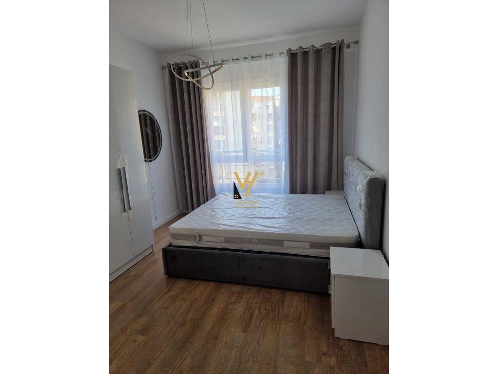 JEPET APARTAMENT 1+1+BLK ME QERA TE KOMUNA PARISIT 85.000 LEKE 4