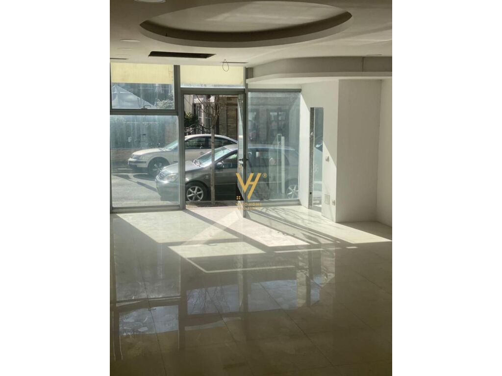 Jepet dyqan me qera te Rruga e elbasanit 60 m2