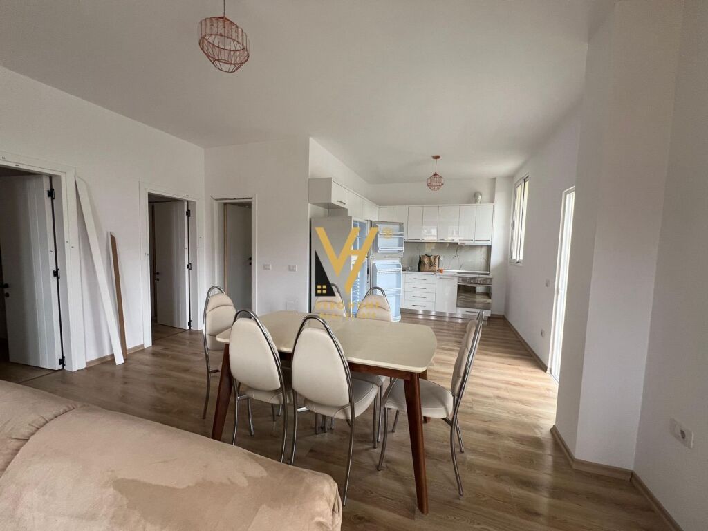Jepet Apartament 2+1+2+ballkon me qera te Rruga Fuat Toptani 112 m2
