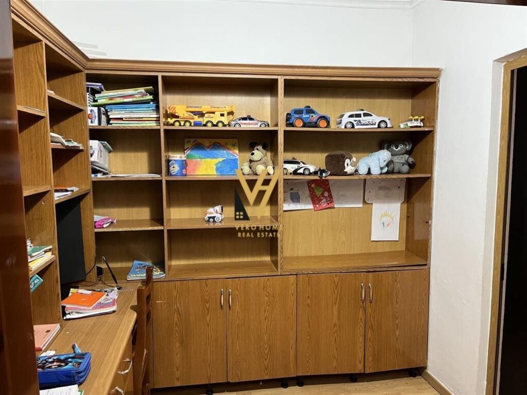 Shitet Apartament 2+1 te Rruga Niko Avrami 80 m2 4