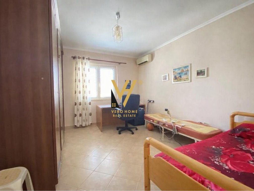 JEPET APARTAMENT 2+1+BLK ME QIRA TE LIQENI ARTIFICIAL 80.000 LEKE 3
