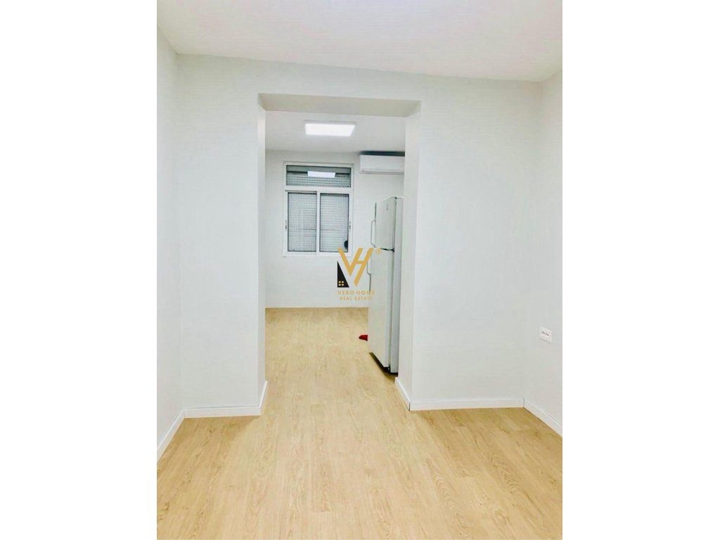 JEPET ZYRE 36 M2 ME QERA TE BLLOKU 40.000 LEKE 1