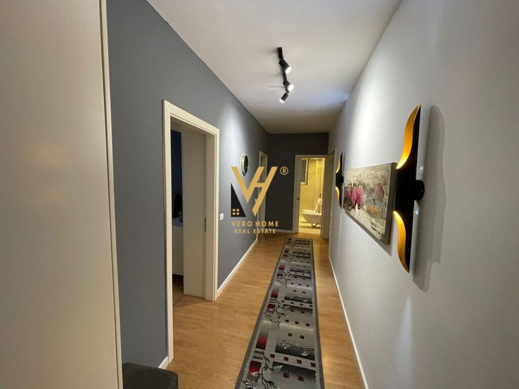 Jepet Apartament 2+1+2 me qera te Komuna e Parisit 200 m2