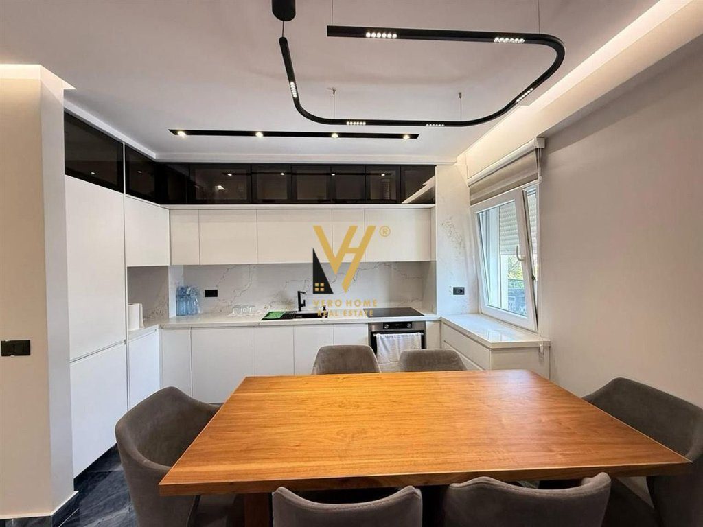 JEPET APARTAMENT 2+1+BLK ME QIRA TE KOPSHTI BOTANIK 1.500 EURO 2