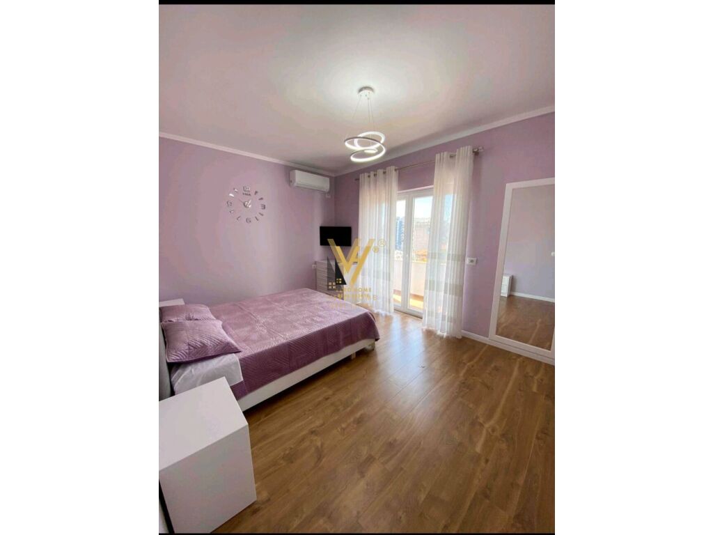 SHITEN DY APARTAMENTE 1+1 TEK ISH TREGU ELEKTRIK 250.000 EURO 3
