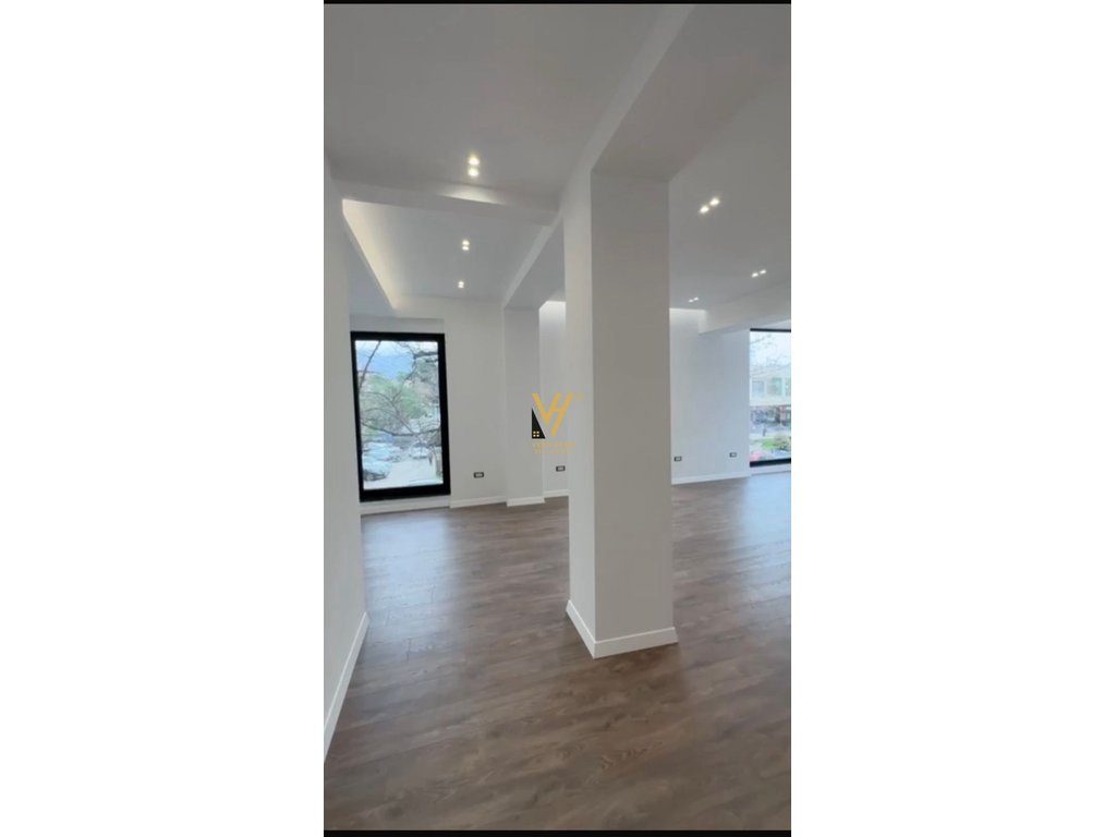 JEPET AMBIENT BIZNESI 76 M2 ME QIRA TE TAIVANI 150.000 LEKE