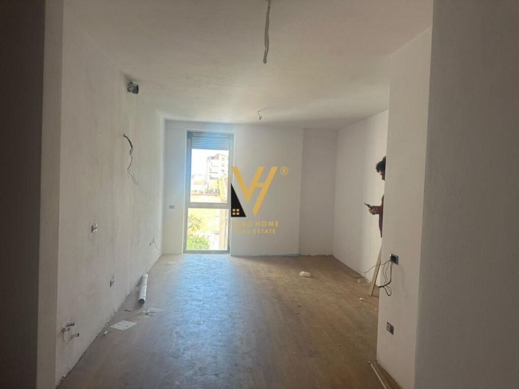 Jepet Apartament 1+1+ballkon me qera te Shkolla e Kuqe 56 m2 1
