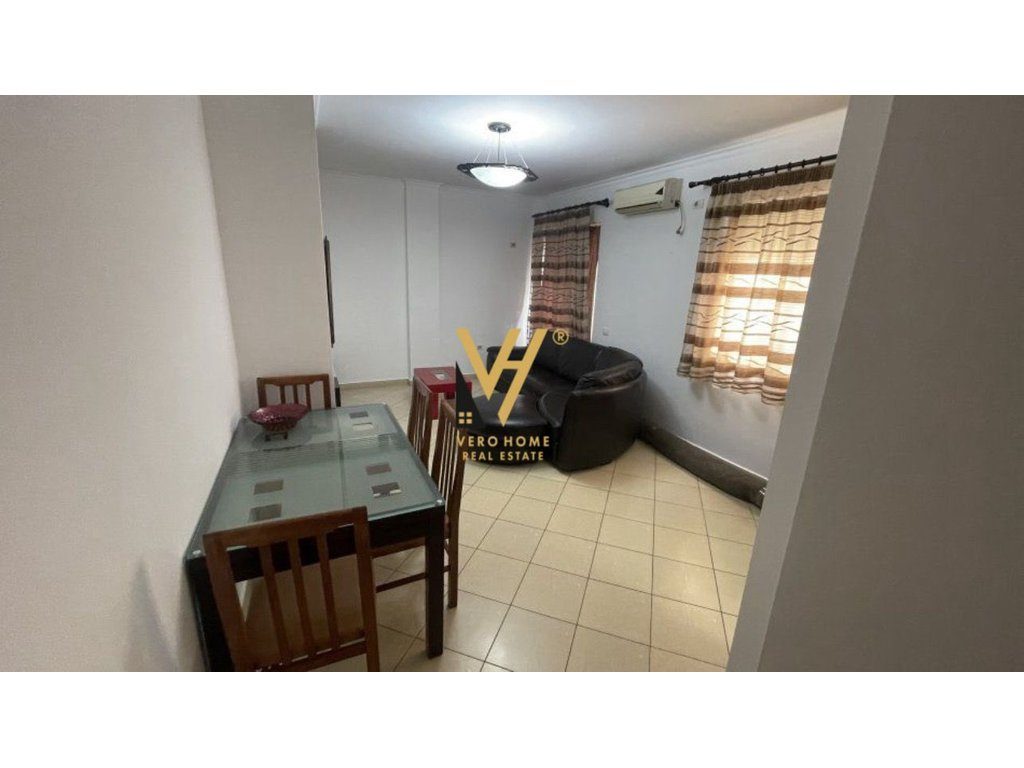 JEPET APARTAMENT 2+1 ME QERA TE RRUGA E DIBRES 45.000 LEKE 2