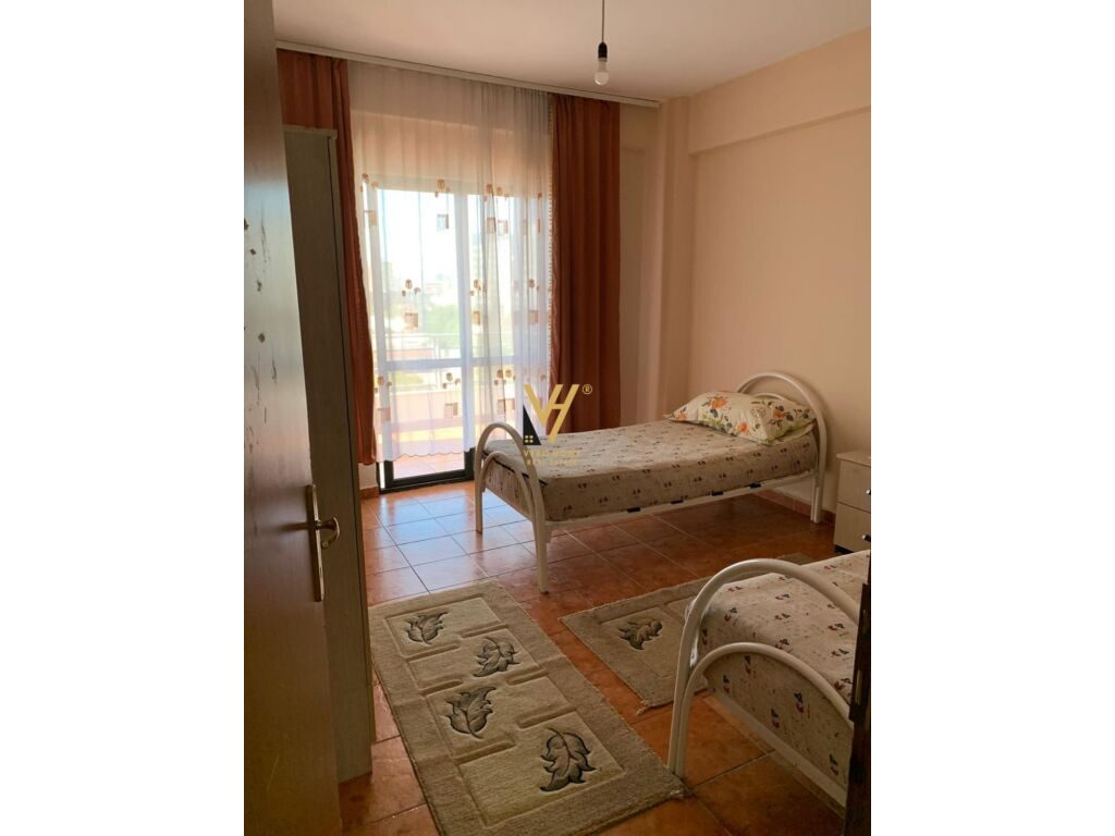 Jepet Apartament 2+1+ballkon me qera te Ish Parku 100 m2