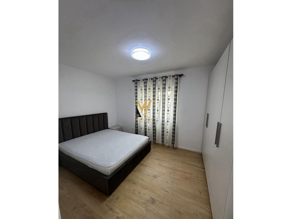 JEPET APARTAMENT 2+1+2 ME QERA NE DON BOSKO 60.000 LEKE 3