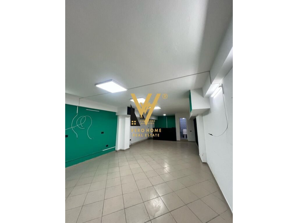 JEPET DYQAN 60 M2 ME QERA TE ISH EKSPOZITA SOT 40.000 LEKE 2