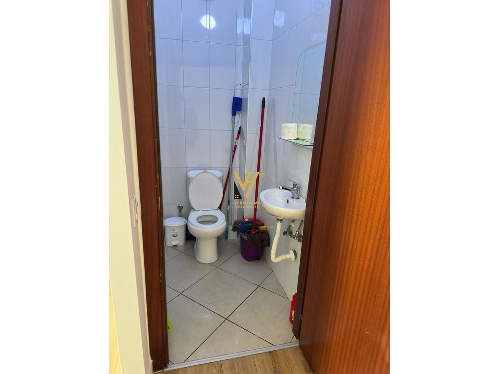JEPET AMBIENT BIZNESI 18 M2 TE KOMUNA E PARISIT 25.000 LEKE 3