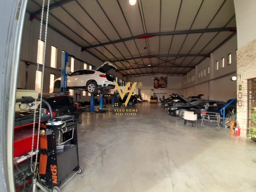 Shitetkapanon + truall ne Rinas 2314m2+8500 m2 3