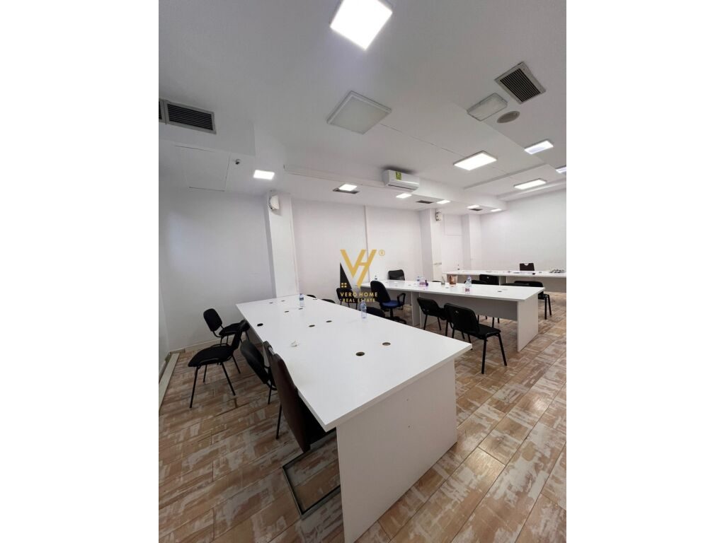 Jepet Zyre me qera te Selvia 200 m2 3