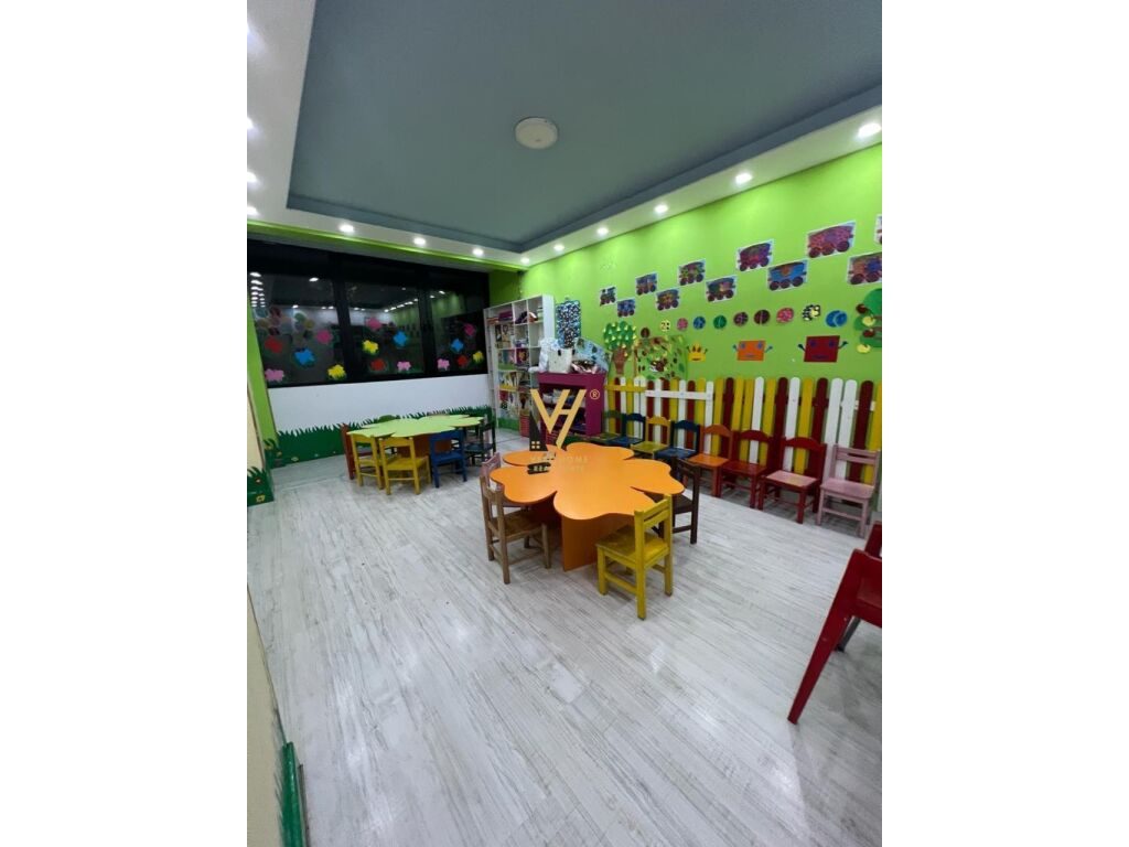 Jepet ambjent biznesi me qera ne Don Bosko 120 m2