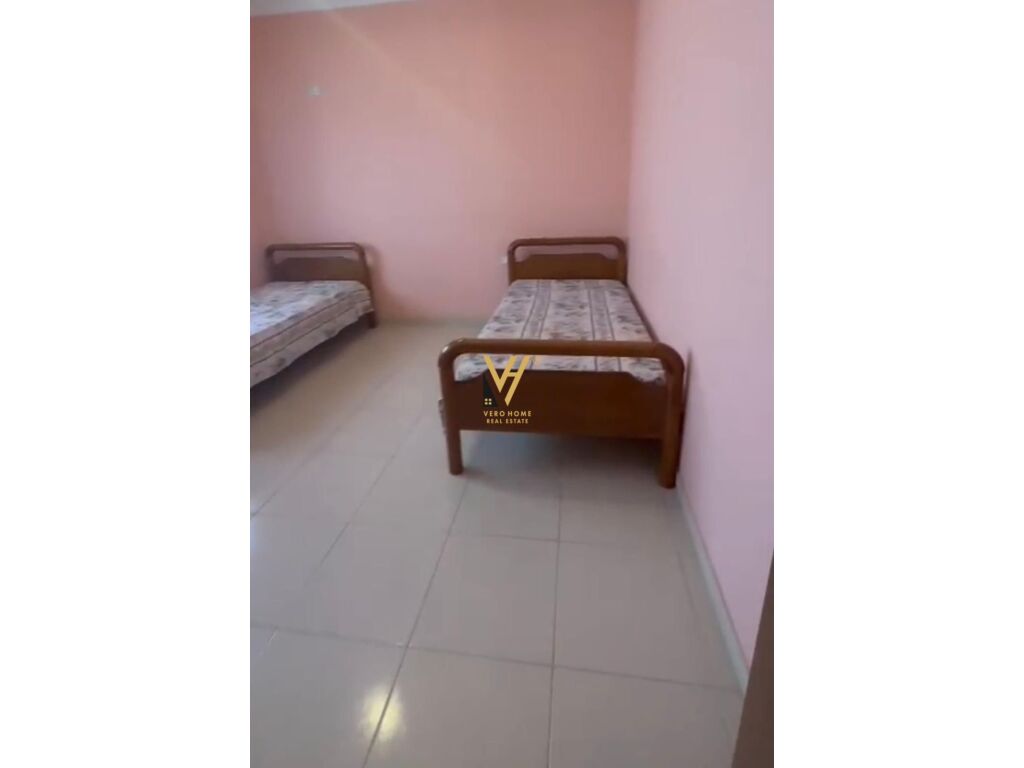 Jepet Apartament 2+1+2+ballkon me qera te Kodra e Diellit 130 m2 4