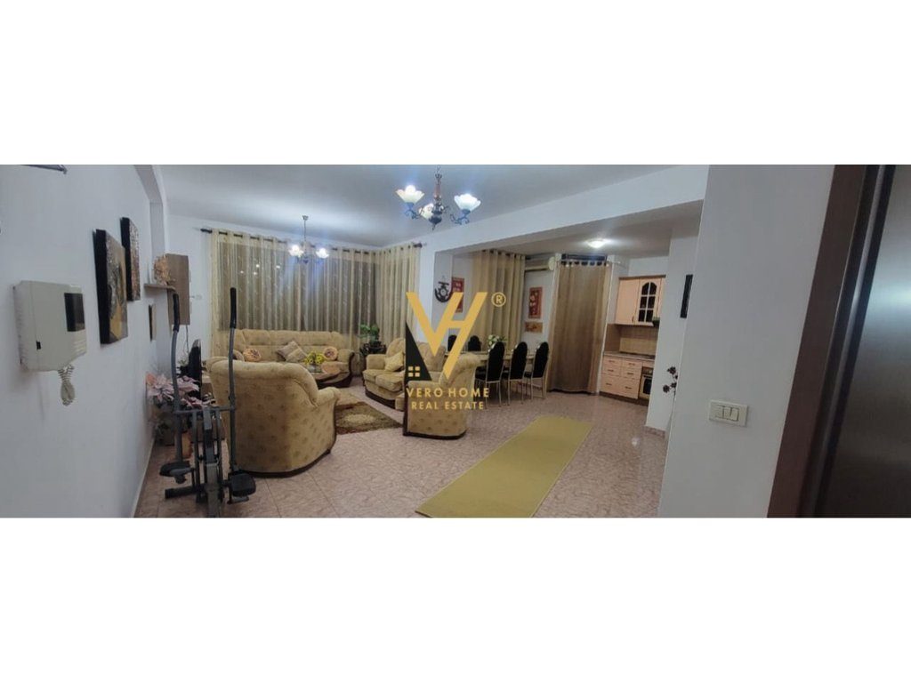 JEPET APARTAMENT 2+1+2+BLK ME QERA NE BLLOK 90.000 LEKE 2