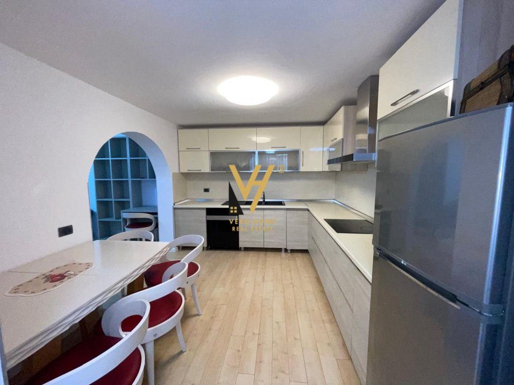 SHITET APARTAMENT 2+1 TE SHKOLLA E BALETIT 192.000 EURO 2