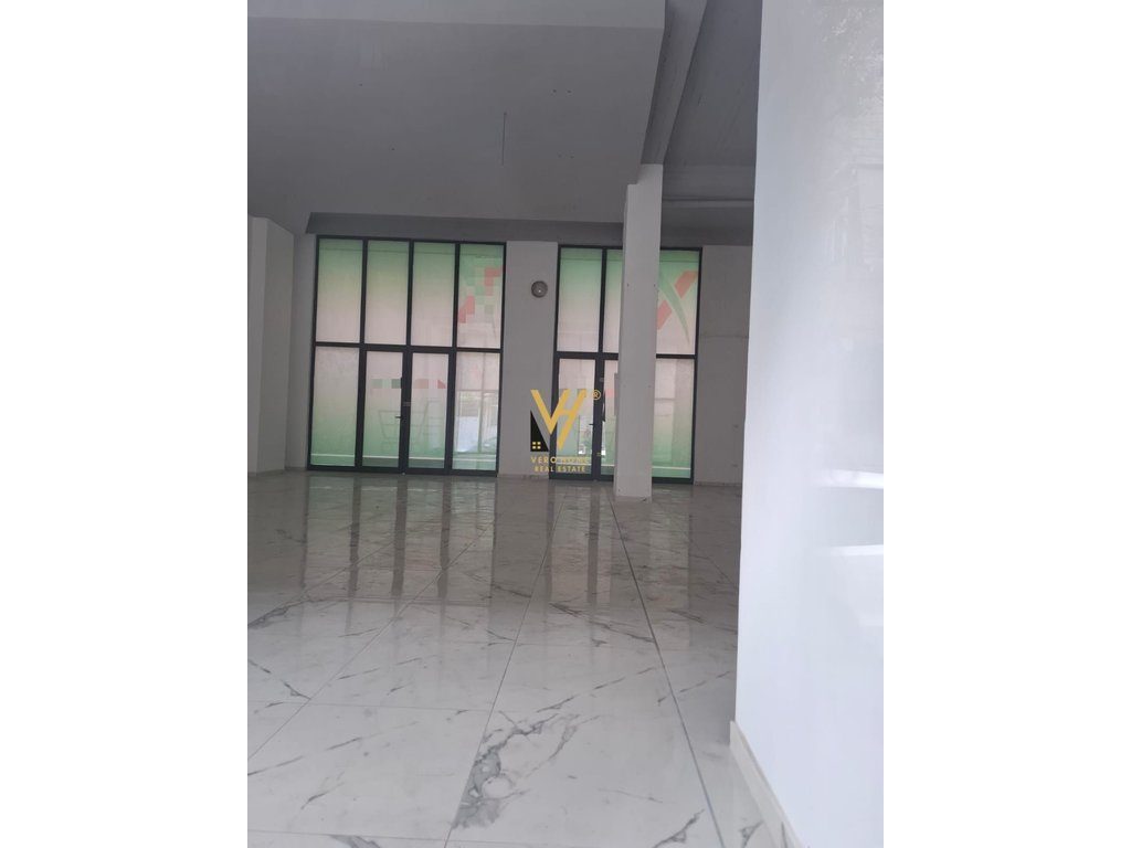 JEPET DYQAN 200 M2 ME QERA TE IRFAN TOMINI 2.000 EURO