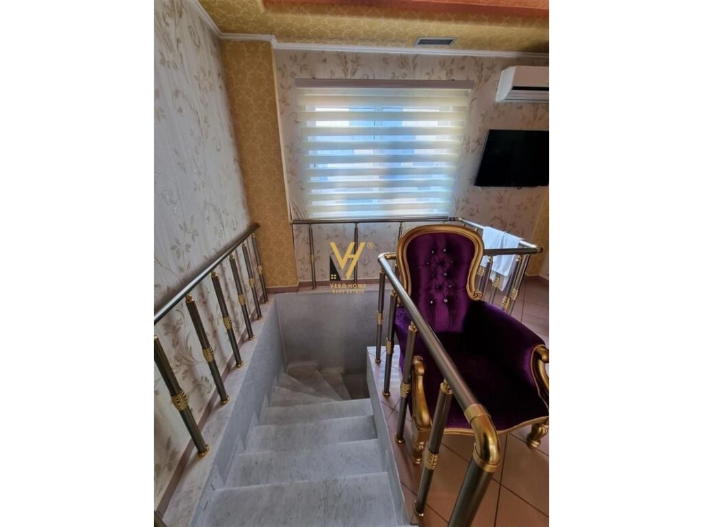 Jepet ambjent biznesi me qera te Rruga Mine Peza 150 m2