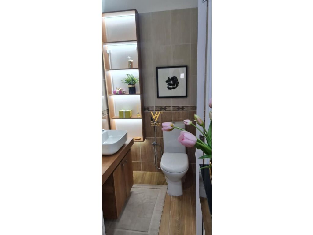 Jepet Apartament 2+1+2+ballkon me qera te Komuna e Parisit 120 m2 4