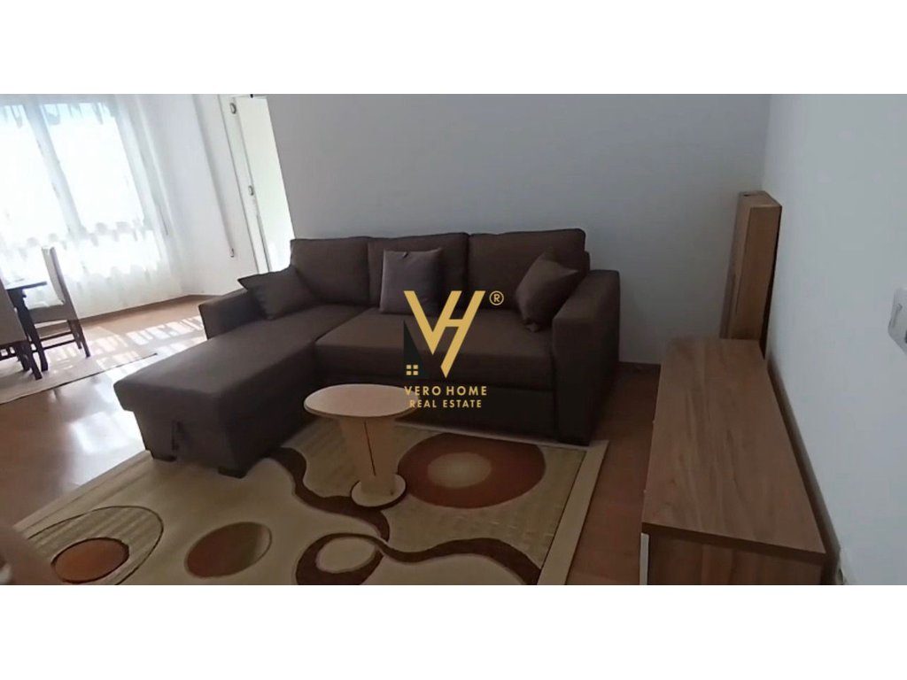 JEPET APARTAMENT 1+1 ME QERA TE FERIT XHAJKO 700 EURO