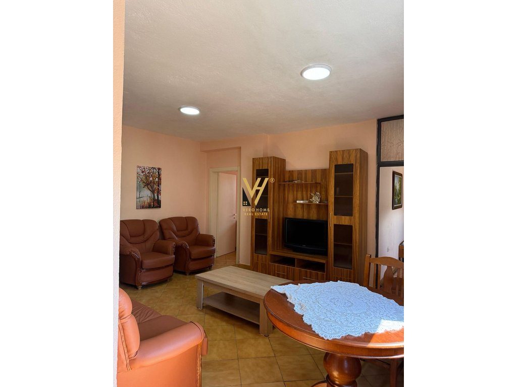 JEPET APARTAMENT 2+1 ME QERA TE KOMUNA PARISIT 650 EURO