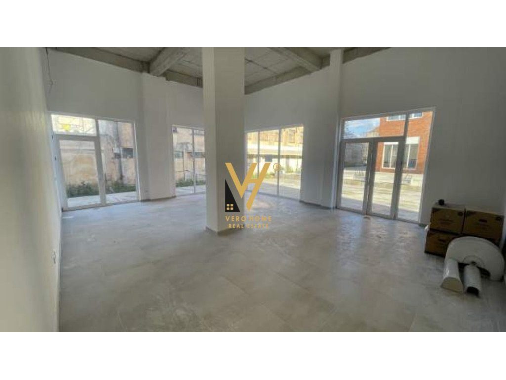 JEPET DYQAN 70 M2 ME QERA TE RRUGA E DIBRES 500 EURO