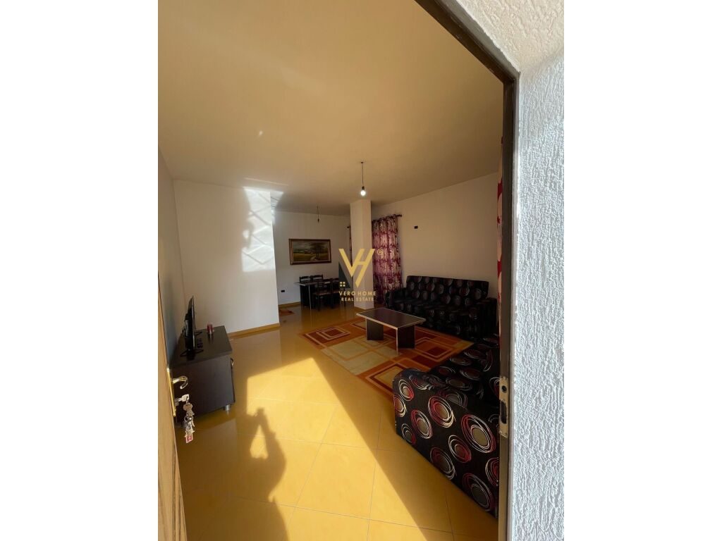 Jepet Apartament 1+1 me qera ne 21 Dhjetori 80 m2