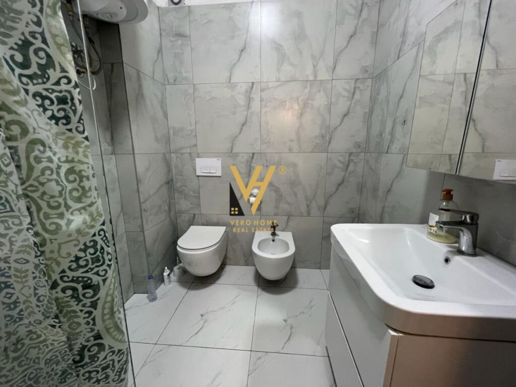 Jepet Apartament 3+1+2 me qera te 21 Dhjetori 140 m2 4