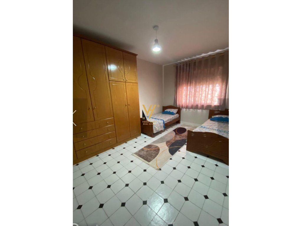 JEPET APARTAMENT 2+1 ME QERA TE RRUGA ALI VISHA 68.000 LEKE 4
