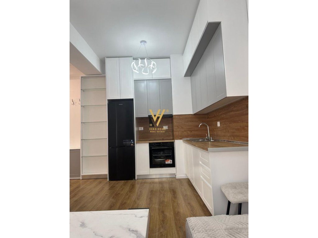 JEPET APARTAMENT 1+1+BLK ME QIRA TE KADIU, ALI DEM 40.000 LEKE 2