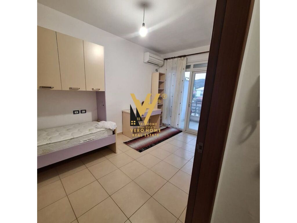 JEPET APARTAMENT 2+1+BLK ME QERA NE YZBERISHT 450 EURO 4