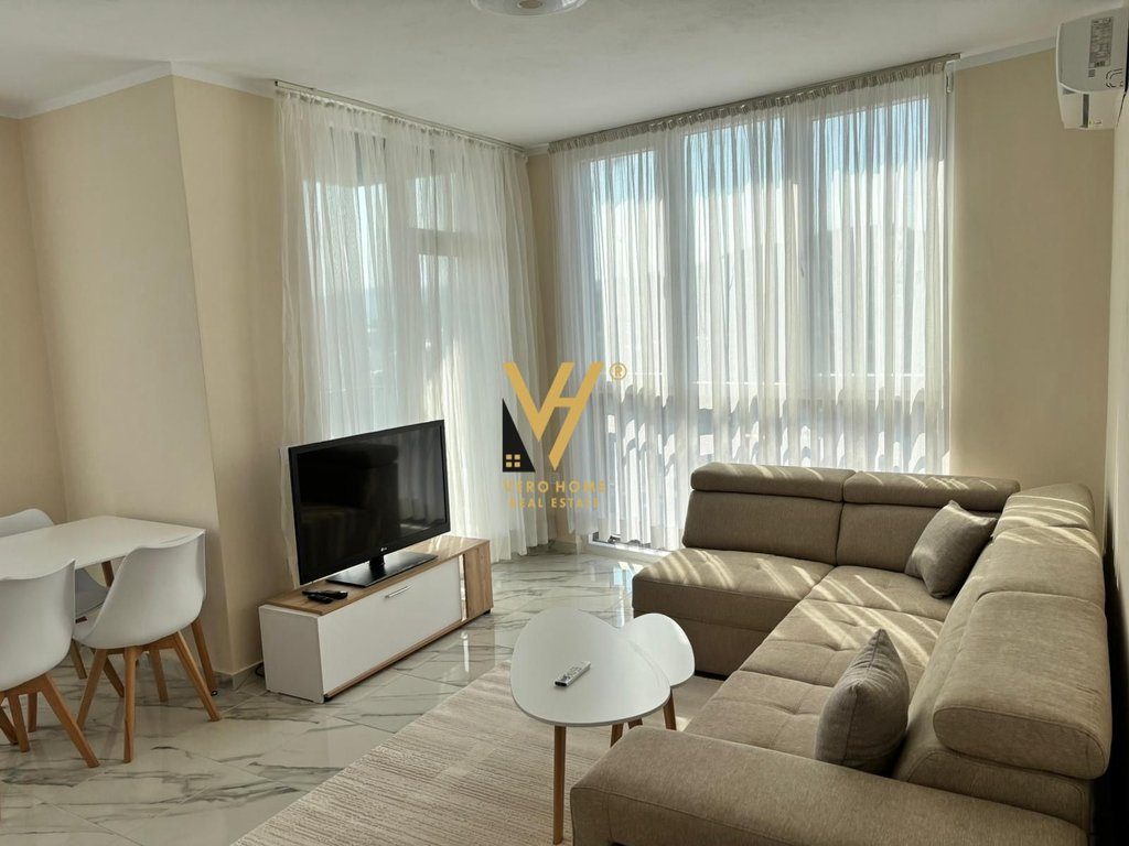 JEPET APARTAMENT 1+1+BLK ME QERA TE GRAND GALLERY, YZBERISHT 550 EURO