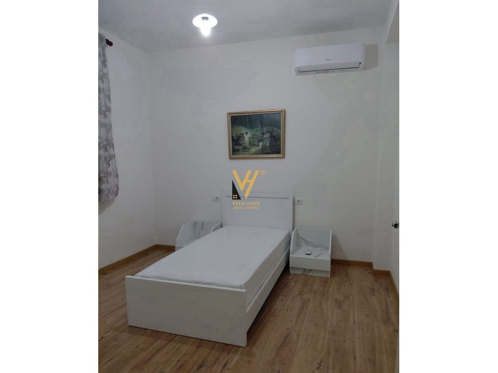 JEPET HYRJE 5+1+2+BLK ME QIRA NE ALI DEM 1.300 EURO 4