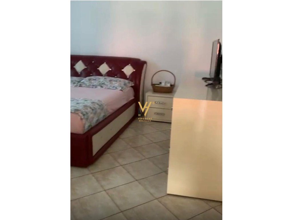 SHTEPI PRIVATE 2 KATE PER SHITJE NE LAPRAKE 250.000 EURO 3