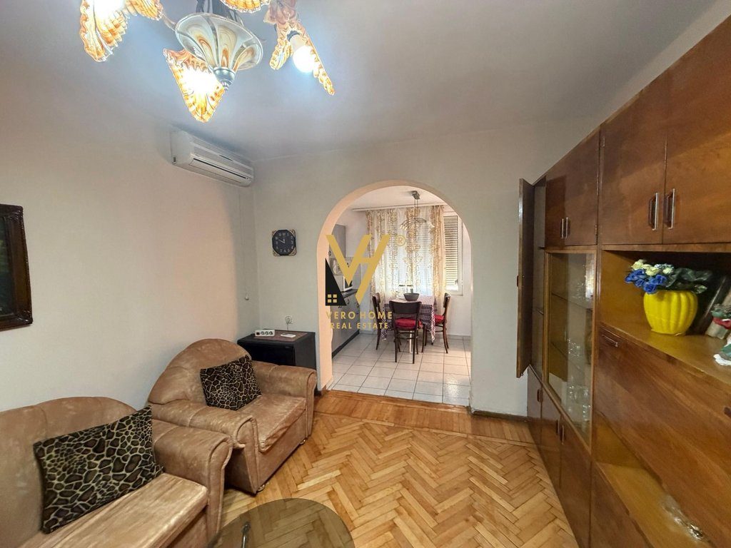 JEPET APARTAMENT 2+1 ME QERA TE 21 DHJETORI 50.000 LEKE 2