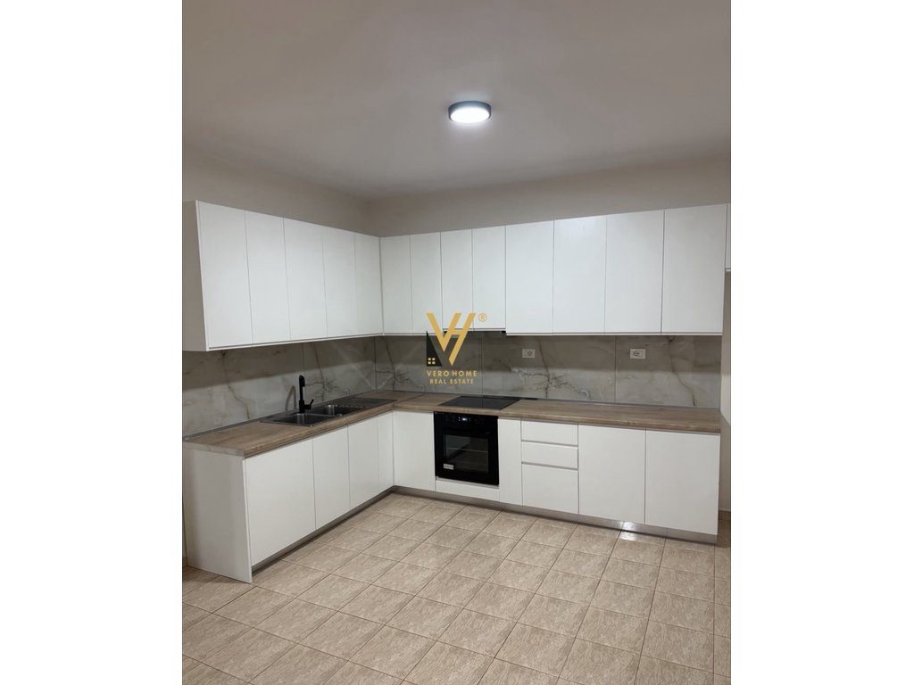 JEPET APARTAMENT 2+1+BLK ME QERA NE LAPRAKE 550 EURO 2