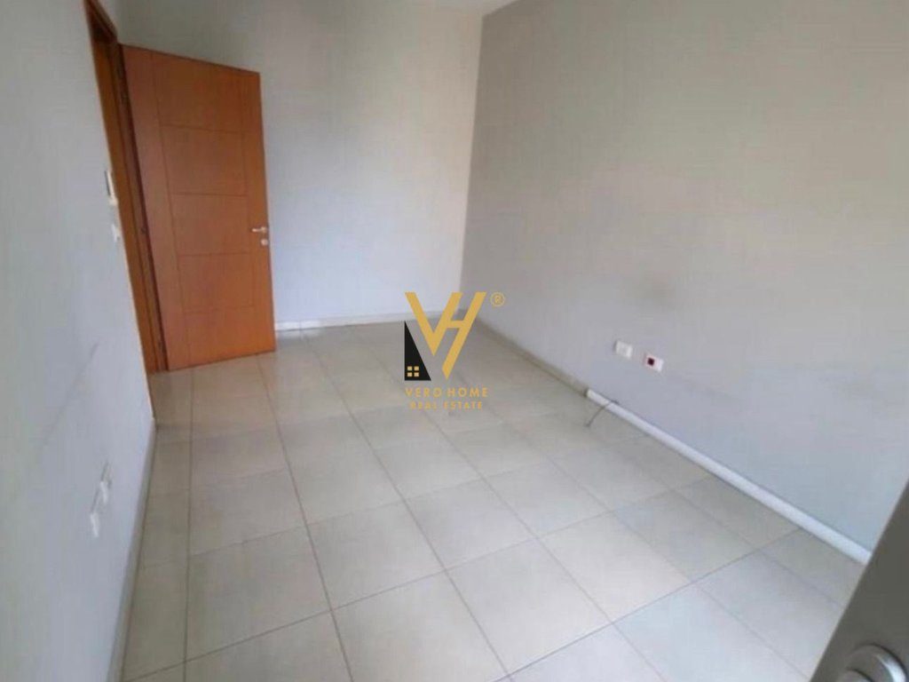 JEPET ZYRË 120 M2 ME QIRA RRUGA E BOGDANEVE 1.100 EURO 4