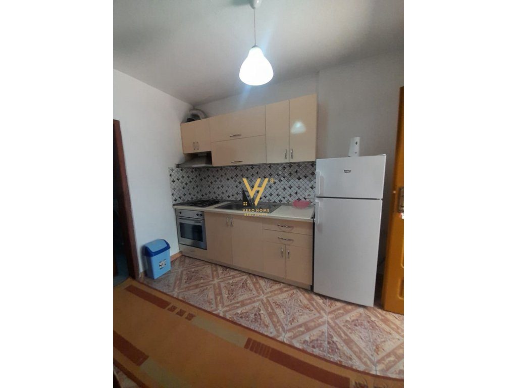 JEPET APARTAMENT 1+1 ME QERA NE DON BOSKO 45.000 LEKE 2